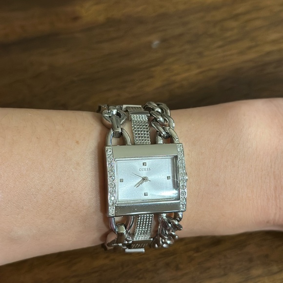 GUESS watch - Picture 4 of 5